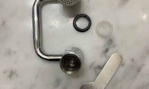 机械臂万向水龙头安装及使用