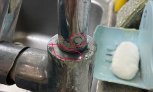 厨房旋转水龙头漏水维修、更换密封圈